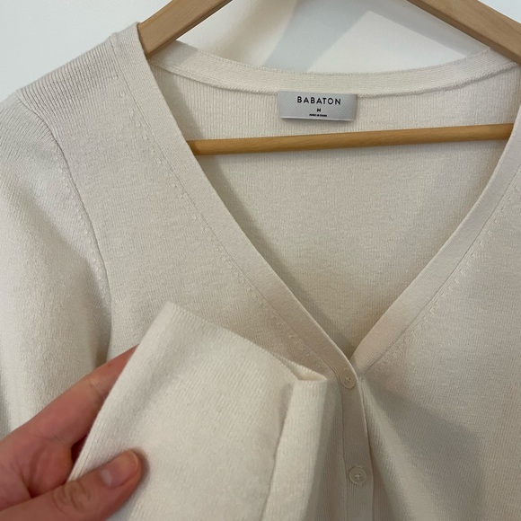 Babaton Cropped V-Neck White Cardigan - Picture 4 of 6
